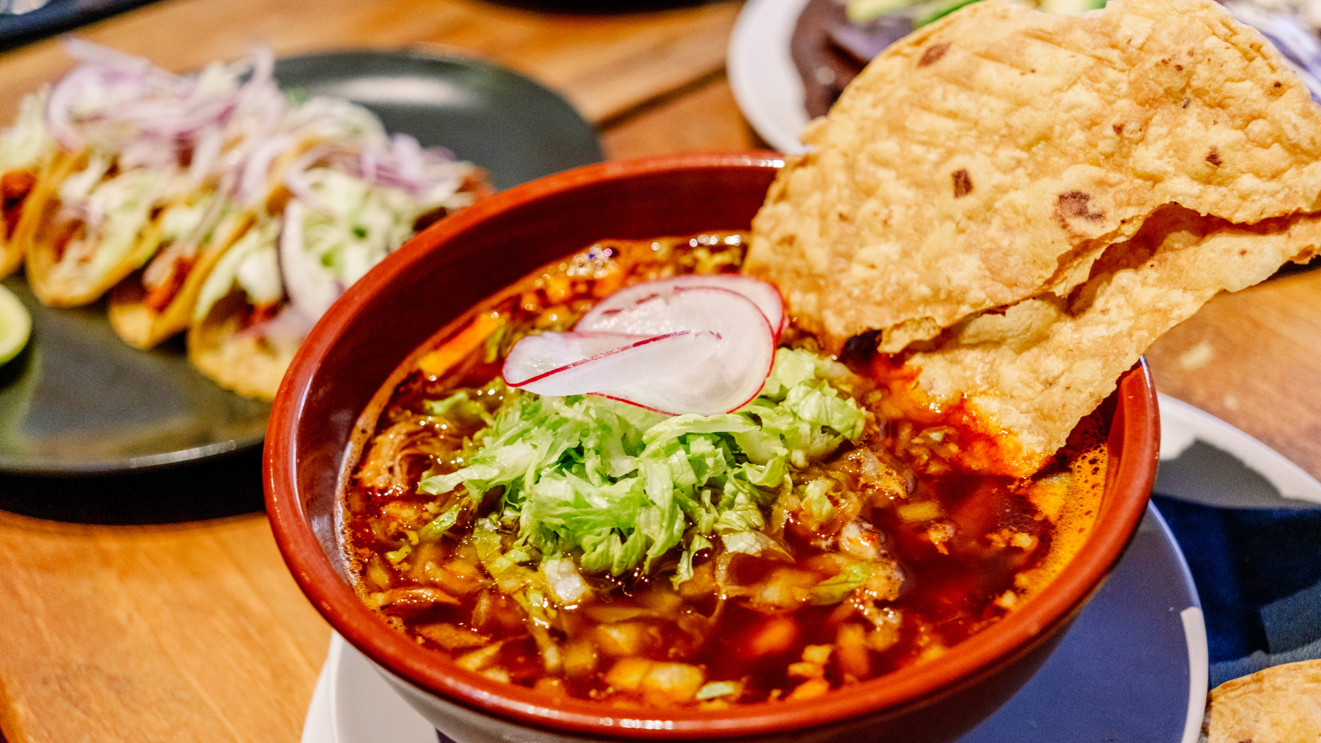 ¿Qué es el Pozole? Tradiciones y Variantes de Este Platillo
